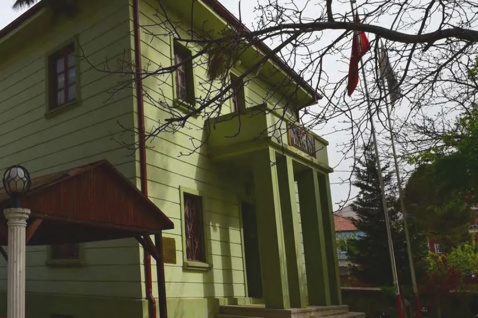 Bigadiç Müze ve Kültür Evi Bilgiler